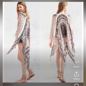 Urban Outfitters Ecote Beige and Navy Patterned Kimono